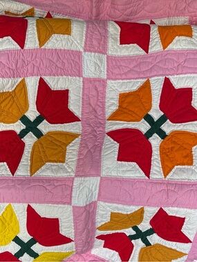 Vintage Floral Tulip 🌷 💐 Patchwork Quilt